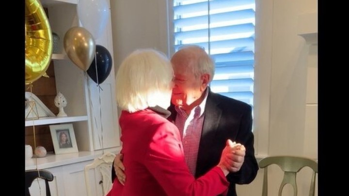 [VIDEO] Umirovljenički par zaljubljeno pleše za 75. godišnjicu braka