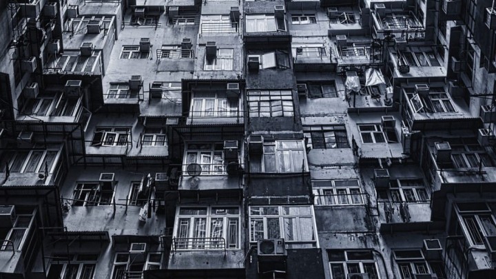 Umirovljenik bio mrtav osam godina u stanu, pronađen tek kada je izbio požar u zgradi