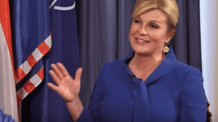 [VIDEO] Predsjednica usred intervjua zapjevala svoju omiljenu duhovnu pjesmu