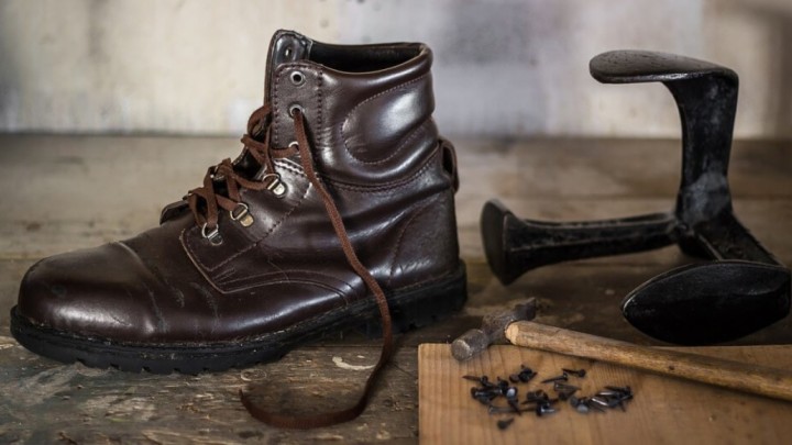 Izumiranje zanimanja: Posljedni našički postolar Marko radi i u mirovini