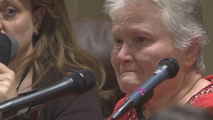 Starija žena ubila muža nakon što je otkrila da gleda pornografiju