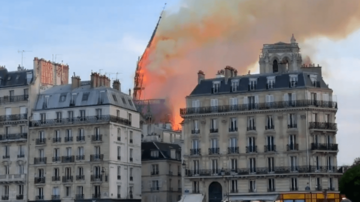 UŽIVO: U Parizu gori poznata katedrala Notre-Dame: "Ništa neće ostati od nje"