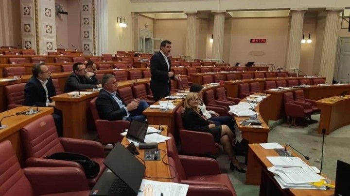 Zbog Mostovih 888 amandmana, Sabor je radio čitavu noć i još uvijek nisu gotovi