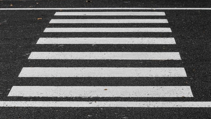 Vozačica (70) na zebri pokosila majku i bebu koju je nosila u "klokanici"