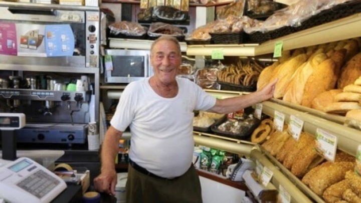Umro 77-godišnji grčki pekar koji je poklanjao kruh izbjeglicama