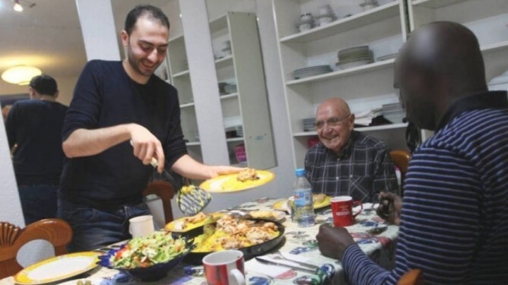 Umirovljenik (74) iz Španjolske udomio dvije izbjeglice: "Ovo je bolje od Erasmusa"