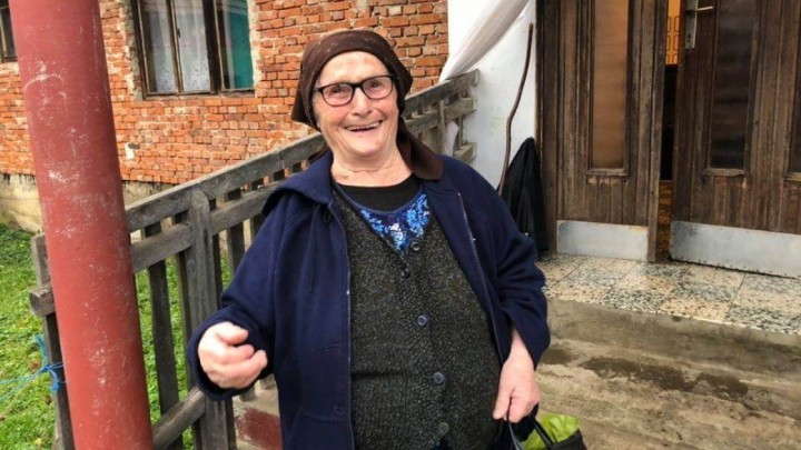 Nasmijana baka Mara: "A eto, onako, traljavo. Jezik još služi, a drugo je ne znam kako"
