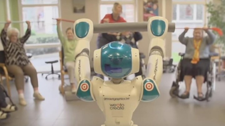 Upoznajte Zoru, robota koji brine o starijim pacijentima tako što im pravo društvo