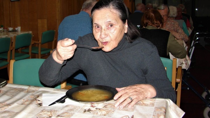 Istražili smo kako se jede u staračkom domu: Kuha se 'po domaće', porcije su velike, a ukusi različiti