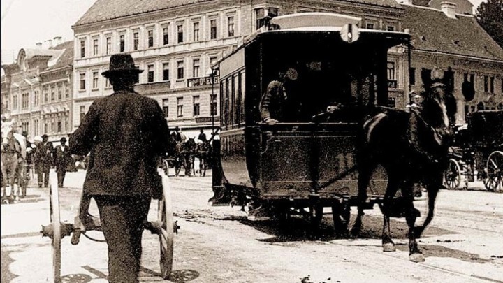 Prvi tramvaj prošao Zagrebom prije 127 godina: Putnike u kolima vukao je - konj Belko