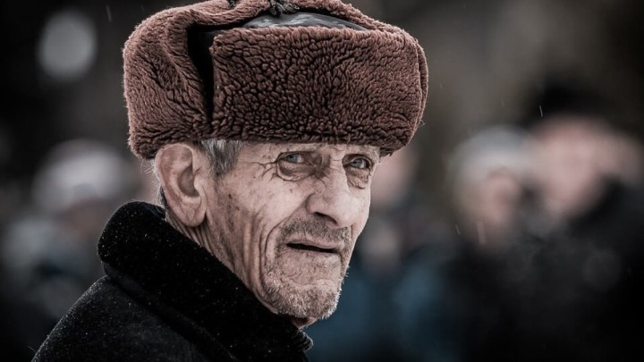 Ruski umirovljenici imaju manje mirovine nego Hrvati, ali ne moraju kopati po smeću