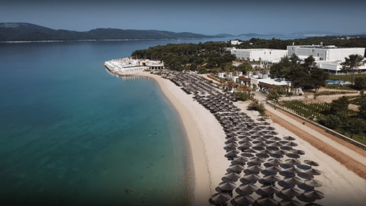 Starija Njemica preminula na plaži u Šibeniku