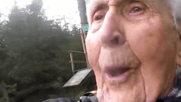 Samo ekstremno nakon stote - 106. rođendan proslavio je adrenalinskom vožnjom na žici