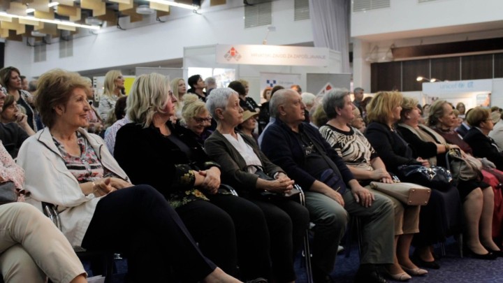 "Umirovljenici su malo čudne osobe. Ne daju se iz kuće, kukaju, a malo poduzimaju"