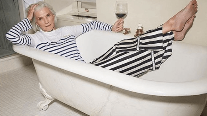 Otkako je pustila sijede da rastu, ova zaposlena 69-godišnjakinja pršti od zdravlja i ljepote