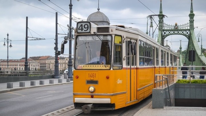 Stariji od 65: Mađarsku možete obići svim vrstama javnog prijevoza - besplatno