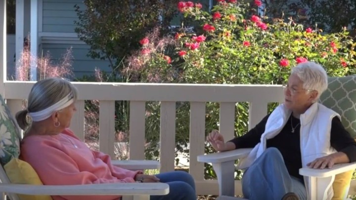 [VIDEO] Umjesto u staračkom domu oni žive u sretnoj komuni sa svojim vršnjacima