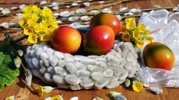 Kada priroda podari šareni blagdanski stol - namirnice za prirodno bojenje jaja