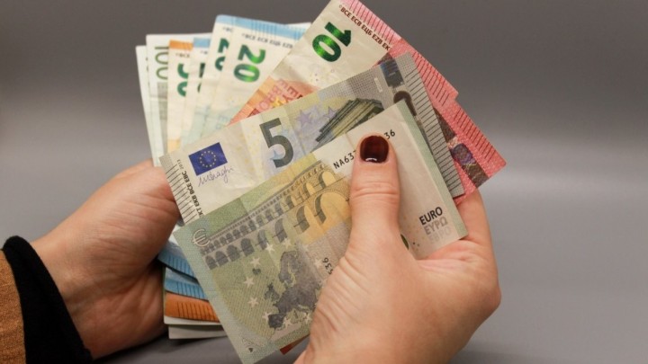 Stižu mirovine za prosinac: Nekima će ovo biti zadnja isplata po starom zakonu