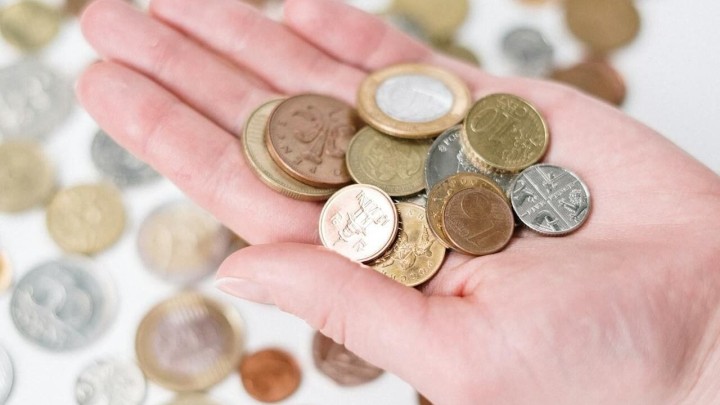 Imate malu mirovinu od koje jedva živite: Evo koje pomoći su vam dostupne