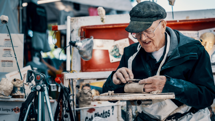 Umirovljenici o oduzimanju pola mirovine uz puni rad: 'Treba tražiti veća primanja, a ne raditi'