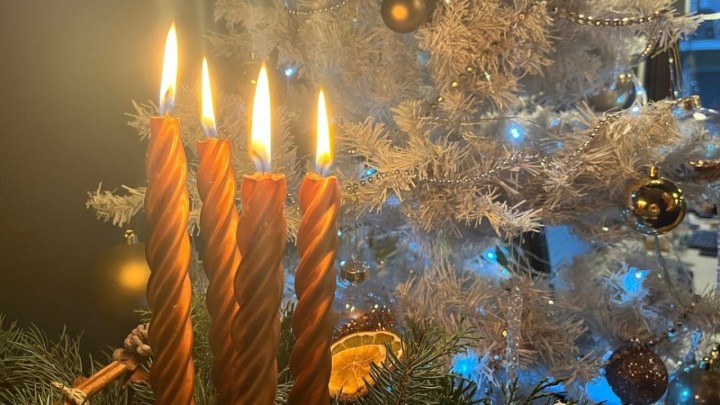 Četvrta adventska svijeća: 'U ljubavi i zajedništvu dočekajte Božić'