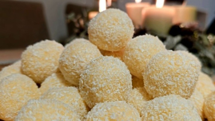 Bakina kuhinja: Jednostavne rafaelo kuglice idealan su kolač za blagdane