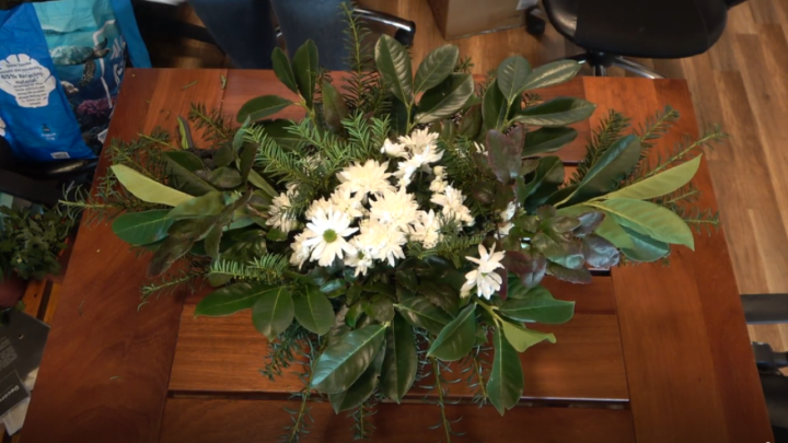 Aranžman za groblje koštao nas je osam eura: Evo kako ga možete napraviti sami