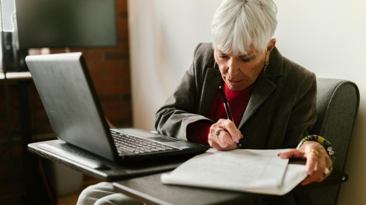 Male tajne hrvatskog jezika: 1990-ih godina ili 90-ih godina 20. stoljeća?