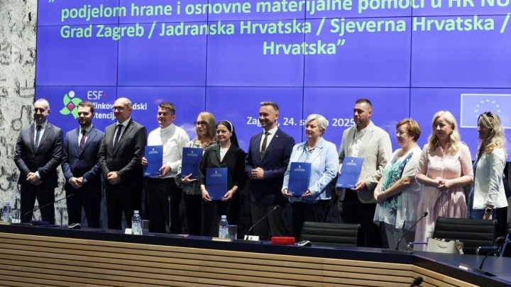 Piletić podijelio ugovore od 40 milijuna eura: 'Vlada sustavno suzbija siromaštvo'