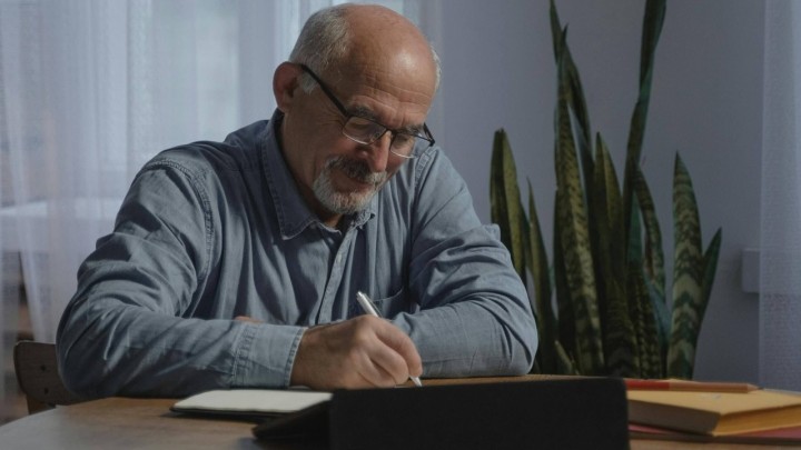 Male tajne hrvatskog jezika: Darivatelj, darivaoc ili darivalac?