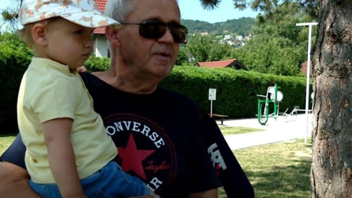 Dubravka i Alojz dobivaju 360 eura za čuvanje unuka: 'To ionako njemu dođe'