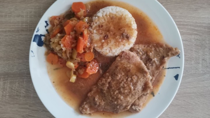 Bakina kuhinja: Teleće šnicle s prilogom od poriluka i rižom