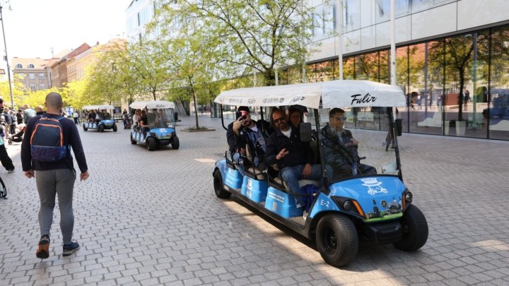Električna vozila 'Fulir' opet na ulicama: Vožnja je besplatna, a posebno koristi starijima