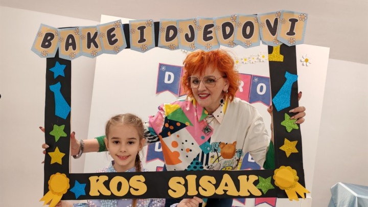 Lijepa gesta škole: Učenici se družili s djedovima i bakama