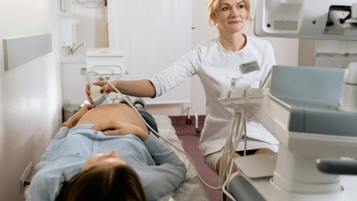 Roda pokrenula kampanju RESPECT: 'Više od 50 posto žena zanemareno na porođaju'