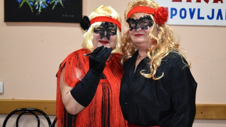 Umirovljenici proslavili fašnik: Maškare i tamburaši zabavljali okupljene