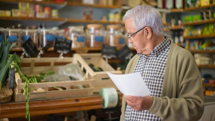 BUZ protiv segregacije umirovljenika: Odvojene police u dućanima dodatno će ih stigmatizirati