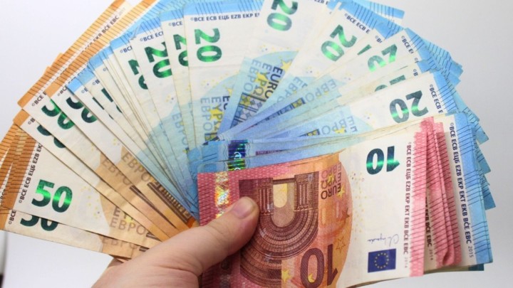 Više od 160 gradova i općina dijeli božićnice umirovljenicima: Evo o kojim iznosima se radi