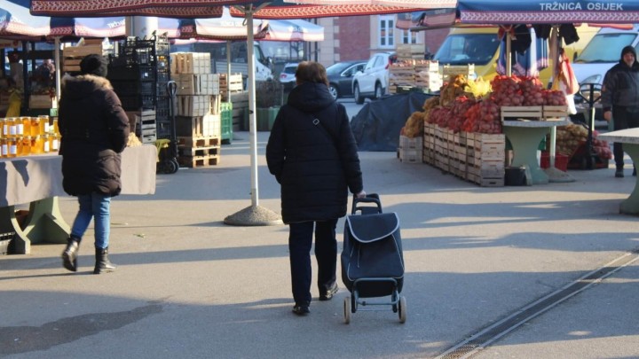 Potrošačka košarica HSU-a: 'Osim hrane, većina umirovljenika teško da si može nešto drugo priuštiti'