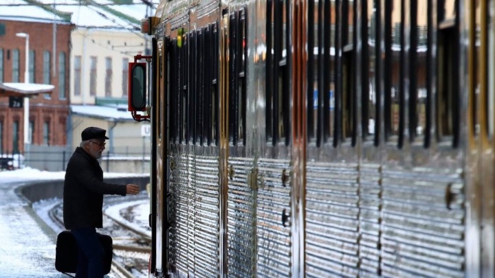 Umirovljenici o besplatnoj vožnji vlakom: 'Knjiga, termosica pa ću-ću za Split, hvala HŽ-u'