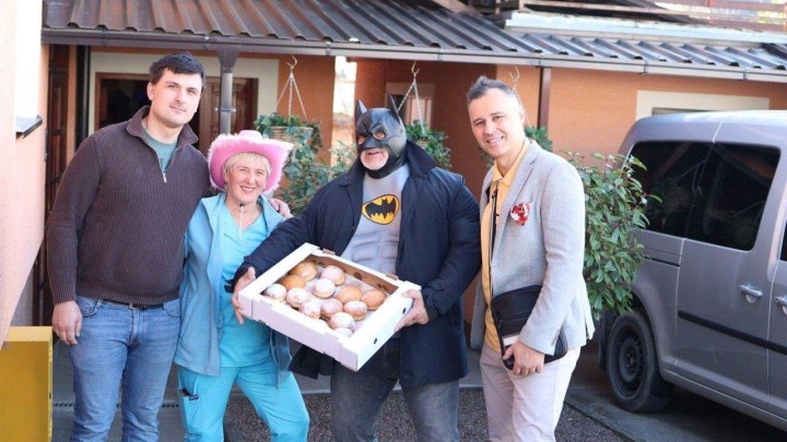 Predivna akcija: Dugoselska slastičarnica tradicionalno počastila umirovljenike s gotovo 400 krafni