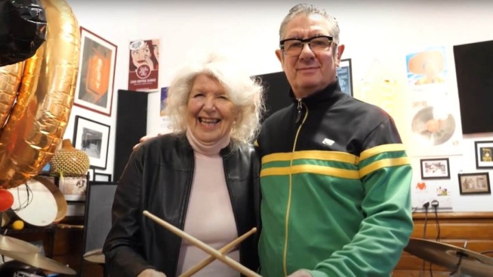 S 90 godina postala jedna od najstarijih bubnjarki: 'Ovo je vratilo radost mom životu i uklonilo bore'