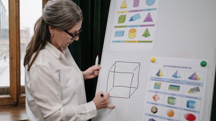 Lov na starije radnike: Nastavnici će moći nastaviti raditi i nakon 65. sve do 67. godine