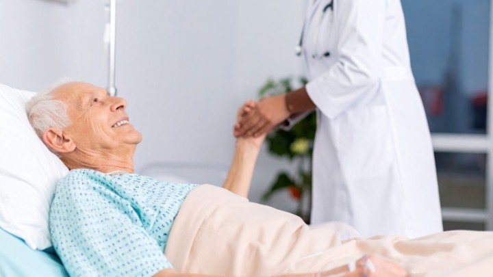 Umirovljenik pipao doktoricu: 'Krenuo je razmicati kutu, osjećala sam se neugodno' 