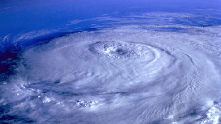 [13.11.] Najgora prirodna katastrofa 20. stoljeća, jedna se država raspala na dvije nakon uragana